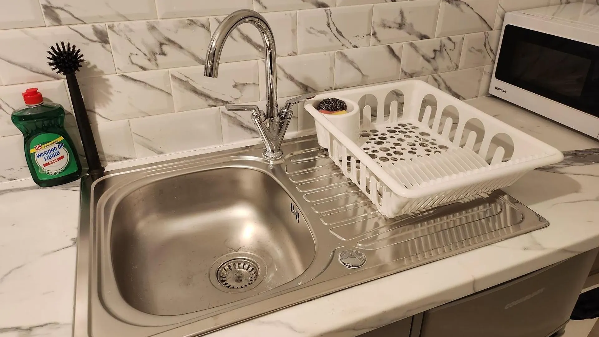 Supervalue Suite 1 - Fast Wifi, Hotel Linen, Keyless Entry, City Only 10 Mins - By Property Promise Cardiff