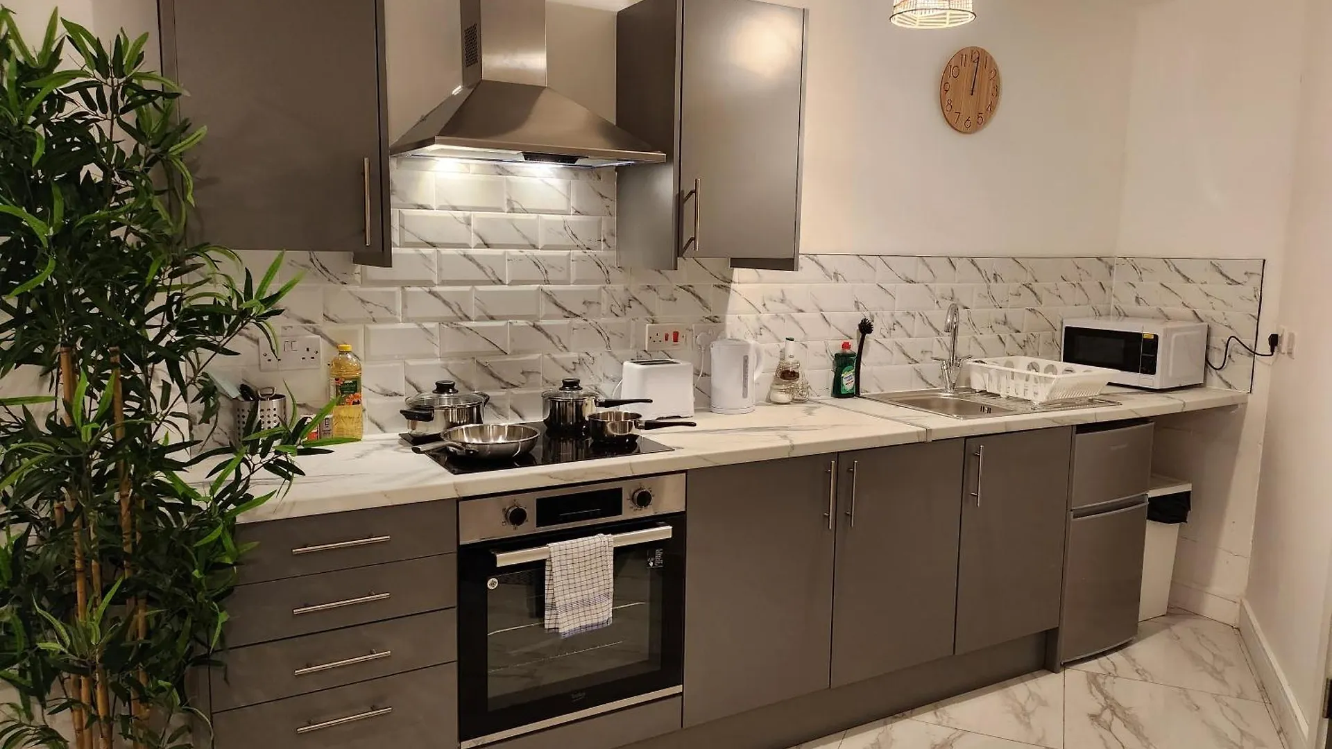 Apartman Supervalue Suite 1 - Fast Wifi, Hotel Linen, Keyless Entry, City Only 10 Mins - By Property Promise Cardiff
